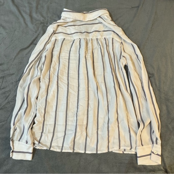 Dynamite White and Black Notched Collar Button Down Shirt
#1050 - Picture 6 of 6